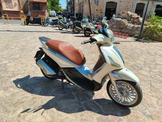 Piaggio Beverly 300 2016-thumb-1