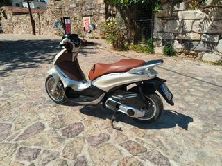 Piaggio Beverly 300 2016-thumb-4