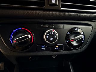 Hyundai i 10 2021 1.0cc EDITION 30 NAVI-thumb-24