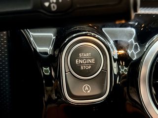 Mercedes-Benz A 180 2018 AMG LINE LOOK A45 PANORAMA-thumb-32