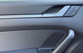 Porsche 911 2025 992.2 Carrera Cabrio   394 HP-thumb-9