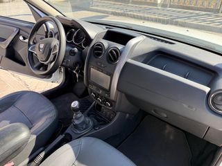 Dacia Duster 2017-thumb-8