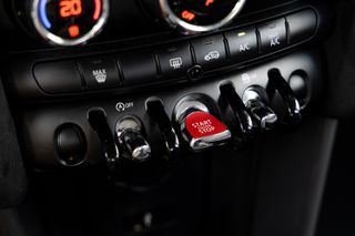 Mini Cooper 2022 One-thumb-17