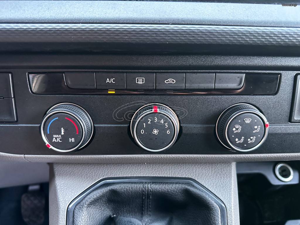 Volkswagen Transporter thumbnail 21
