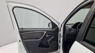 Dacia Duster 2017 1.5 dCi Black Touch | ΕΩΣ 5 ΕΤΗ ΕΓΓΥΗΣΗ-thumb-12
