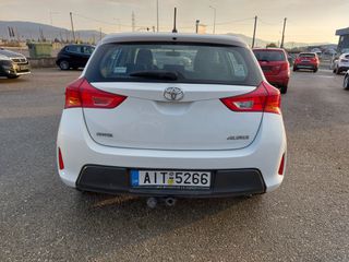 Toyota Auris 2014-thumb-4