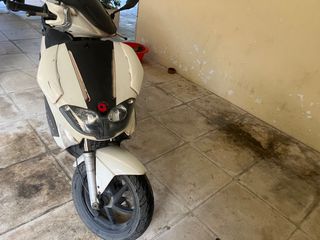 Gilera Runner 125 ST 2009-thumb-2