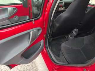 Citroen C1 2010-thumb-10