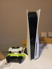 Playstation 5 με δύο χειριστήρια