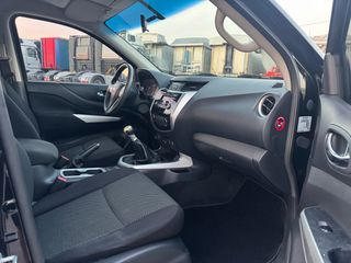 Nissan Navara 2016-thumb-17