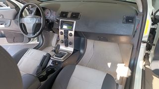 Volvo C30 2009 1.6-thumb-8