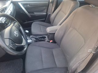 Toyota Corolla 2014-thumb-4