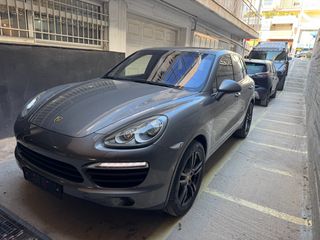 Porsche Cayenne 2011-thumb-2