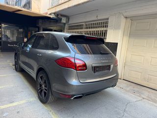 Porsche Cayenne 2011-thumb-3