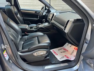 Porsche Cayenne 2011-thumb-6