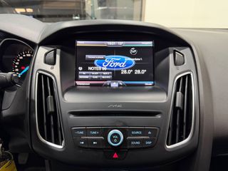Ford Focus 2015 ST LINE | LED | NAVI | EURO6| ΝΕΟ ΣΕΤ ΙΜΑΝΤΑ ΧΡΟΝΙΣΜΟΥ-thumb-18