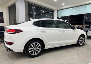 Hyundai i 30 2018 FASTBACK | LED | CAMERA | NAVI | EURO6-thumb-6