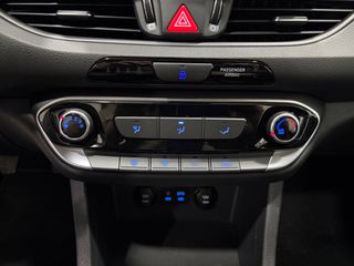 Hyundai i 30 2018 FASTBACK | LED | CAMERA | NAVI | EURO6-thumb-26
