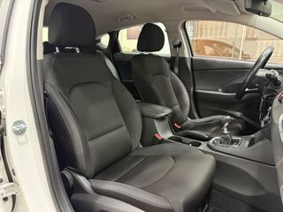 Hyundai i 30 2018 FASTBACK | LED | CAMERA | NAVI | EURO6-thumb-35