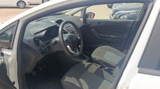 Ford Fiesta 2015-thumb-9