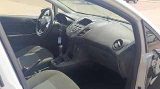 Ford Fiesta 2015-thumb-11