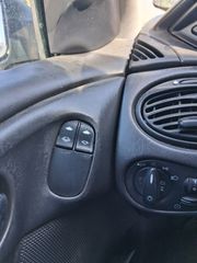 Ford Focus 2003-thumb-5