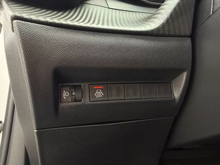 Peugeot 2008 2022 110 BlueHDi-thumb-45