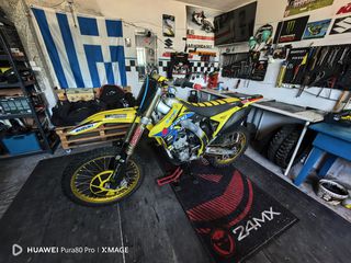 Suzuki RM-Z 250 2015-thumb-1