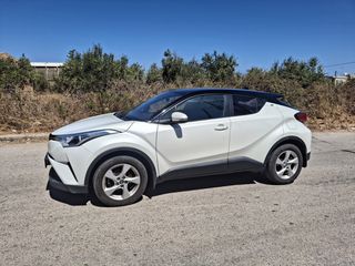 Toyota C-HR 2017-thumb-8