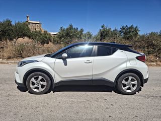 Toyota C-HR 2017-thumb-2