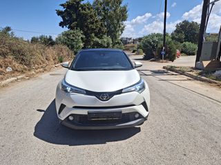 Toyota C-HR 2017-thumb-6
