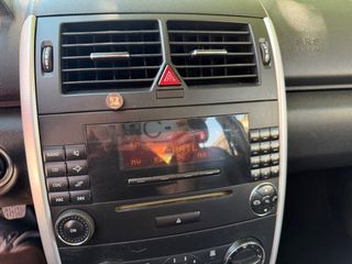 Mercedes-Benz A 150 2008-thumb-23