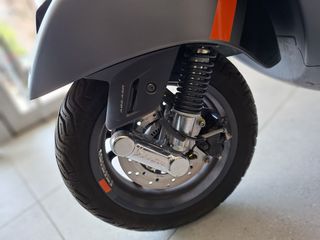 Vespa GTS Super Sport 125 2024-thumb-4