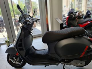Vespa GTS Super Sport 125 2024-thumb-8