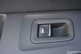Volkswagen Golf 2022 MHEV|Hybrid|Automatic DSG Life| eTSI|Clima|Apple-Android|Alu-thumb-10