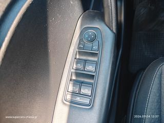 Renault Captur 2022 SUPERCARS XANIA-thumb-12