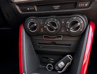 Mazda 2 2015 ΕΡΓΟΣΤΑΣΙΑΚΟ SPECIAL EDITION ΚΟΚΚΙΝΟ ΕΣΩΤΕΡΙΚΟ Nr. 286-thumb-4