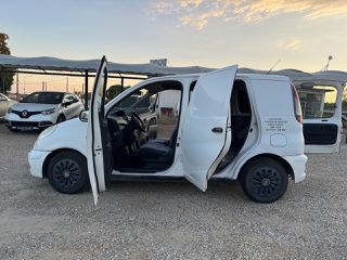 Toyota Yaris 2003 P2VAN-thumb-17