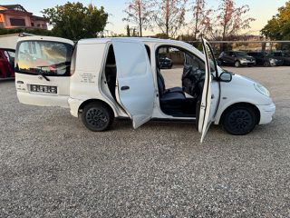 Toyota Yaris 2003 P2VAN-thumb-19