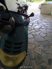 Piaggio Hexagon 1999 Scooter-thumb-3