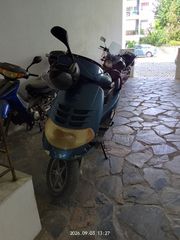 Piaggio Hexagon 1999 Scooter-thumb-4