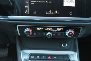 Audi Q3 2022 HYBRID SPORTBACK 35TFSI S.LINE AUTO150ps ΓΡΑΜΜΑΤΙΑ-thumb-31