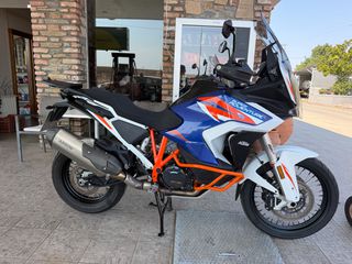 KTM 1290 Super Adventure 2022-thumb-1