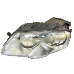 Αριστερός προβολέας xenon Volkswagen Passat (B6)