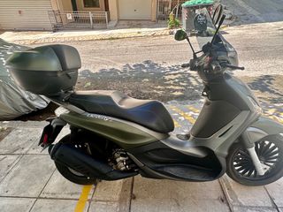Piaggio Beverly 300 2019 Piaggio Beverly 300s-thumb-2