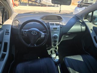 Toyota Yaris 2007-thumb-10