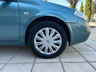 Nissan Primera 2003-thumb-37