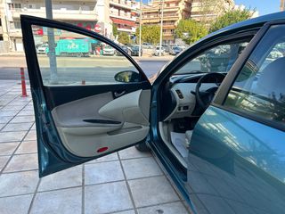 Nissan Primera 2003-thumb-15