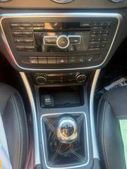 Mercedes-Benz CLA 180 2013-thumb-10