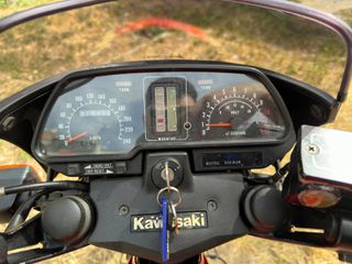 Kawasaki GPZ 550 1983 !!! ΜΟΝΑΔΙΚΟ !!!-thumb-1